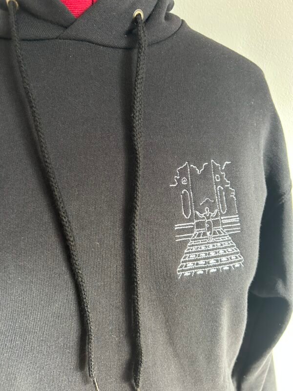 Sweat à capuche avec broderie portrait (One Line)